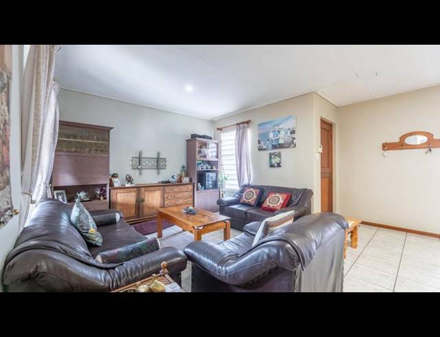 3 BEDROOM HOUSE FOR SALE IN BOTHASIG